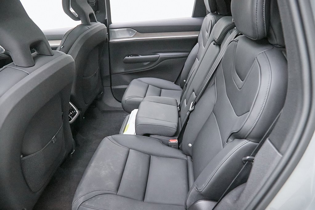 Certified 2025 Volvo EX90 Ultra image 25