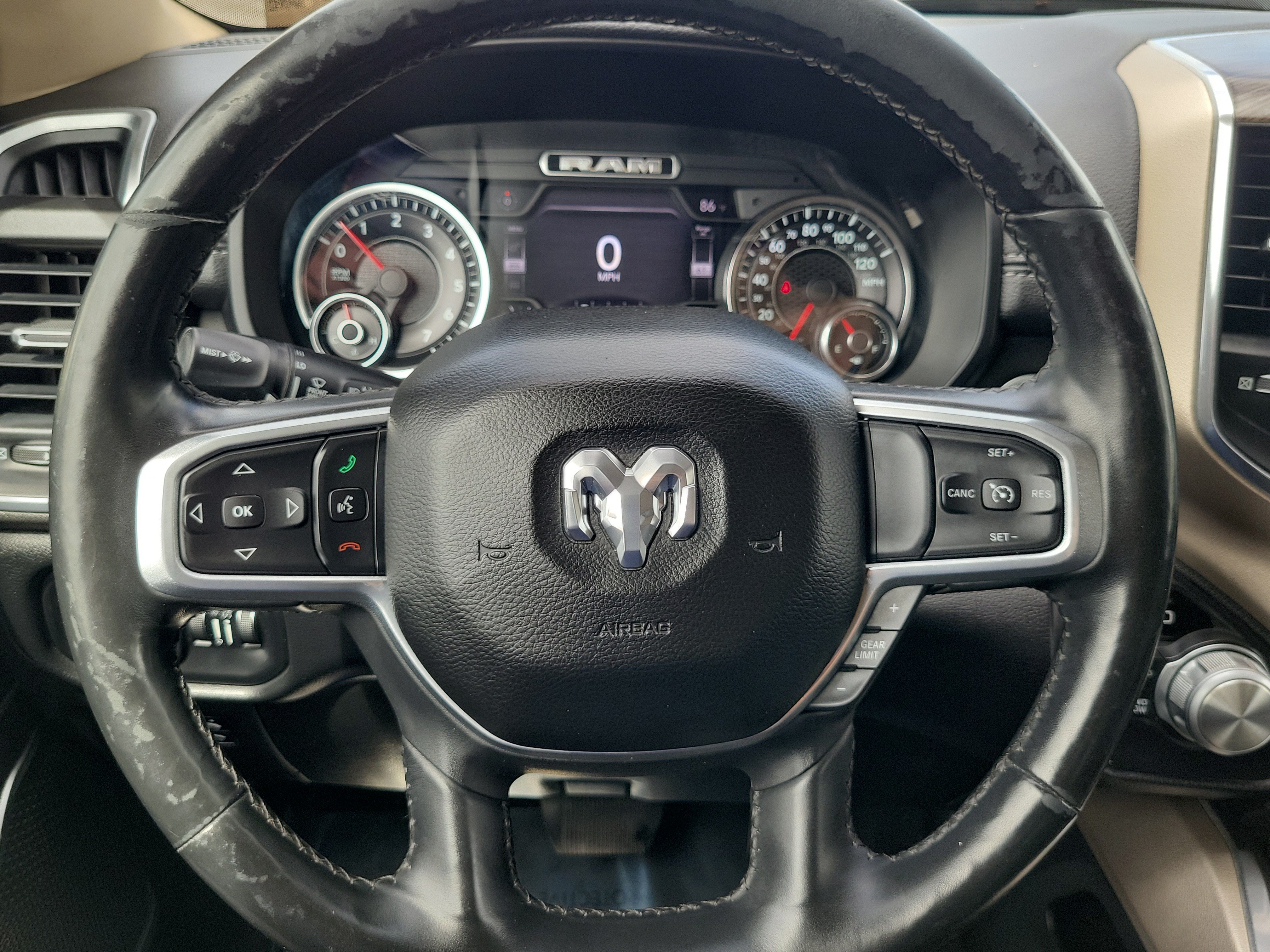 Used 2019 RAM 1500 Laramie AWD/4WD image 17