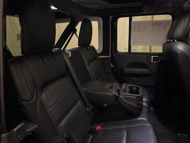 Used 2020 Jeep Wrangler Unlimited Sahara image 20