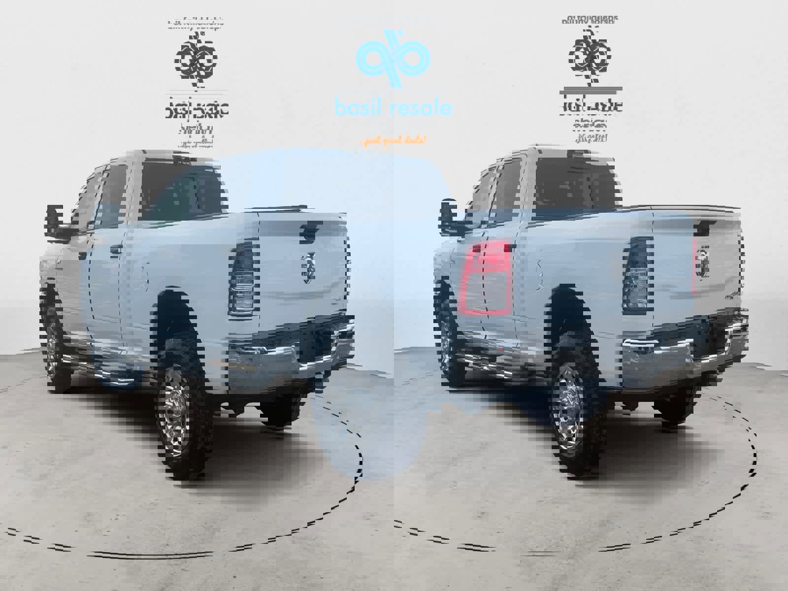 Used 2024 RAM 2500 Tradesman w/ Chrome Appearance Group image 4