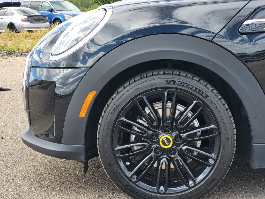Used 2024 MINI Cooper SE FWD image 40