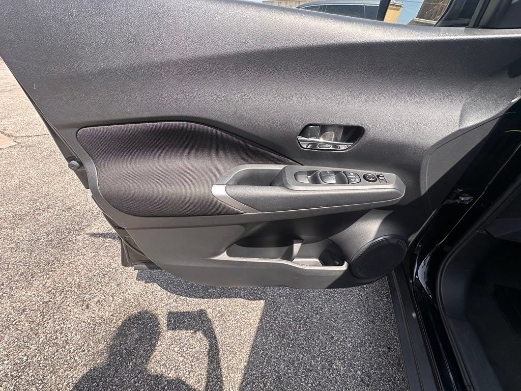 Used 2022 Nissan Kicks SV FWD image 12