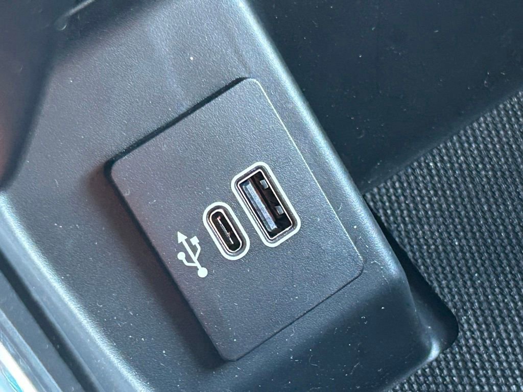 Used 2025 Ford F150 Lightning XLT AWD/4WD image 37