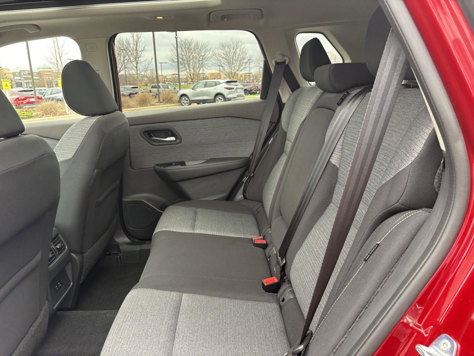 Used 2021 Nissan Rogue SV image 19