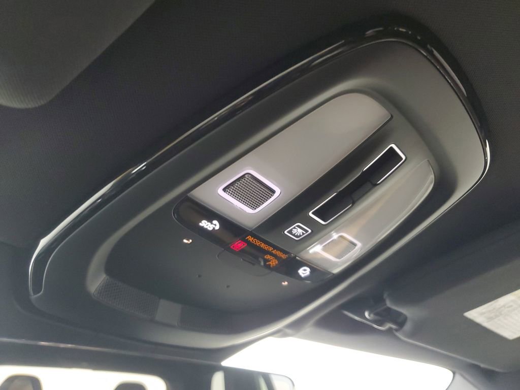 Certified 2025 Volvo XC90 B6 Plus w/ Protection Package AWD/4WD image 37