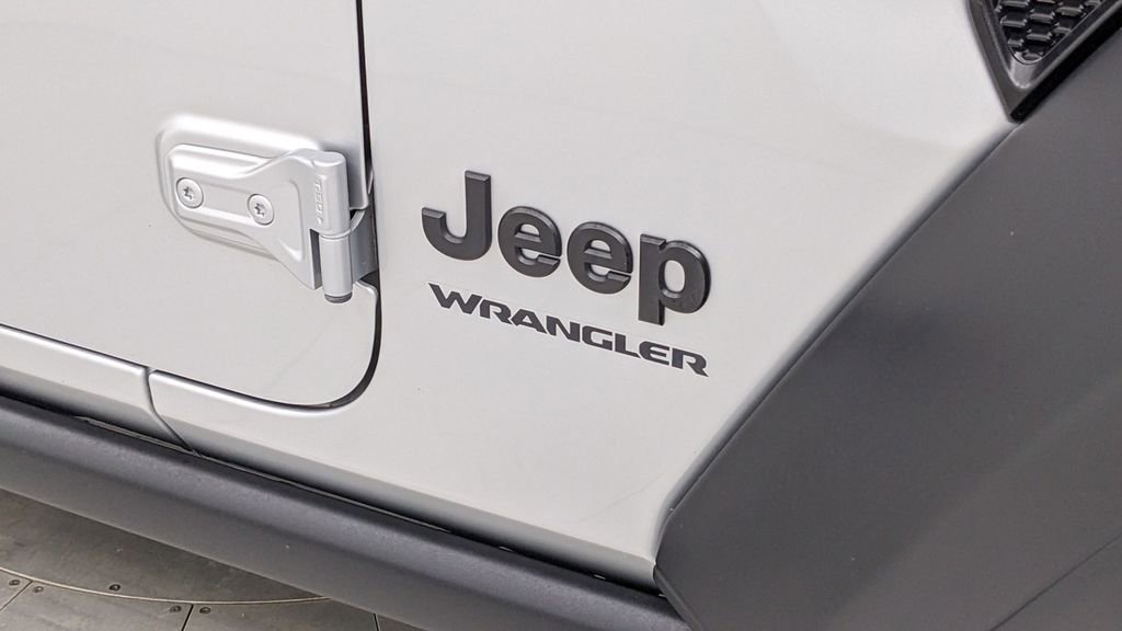 Used 2023 Jeep Wrangler Willys image 34