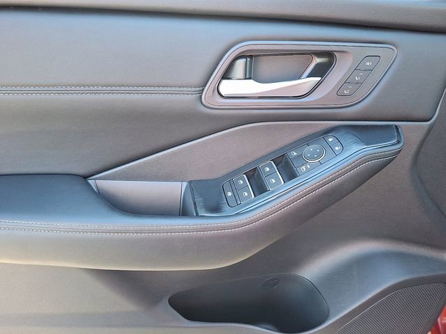 Used 2024 Nissan Rogue SL w/ SL Premium Package image 13