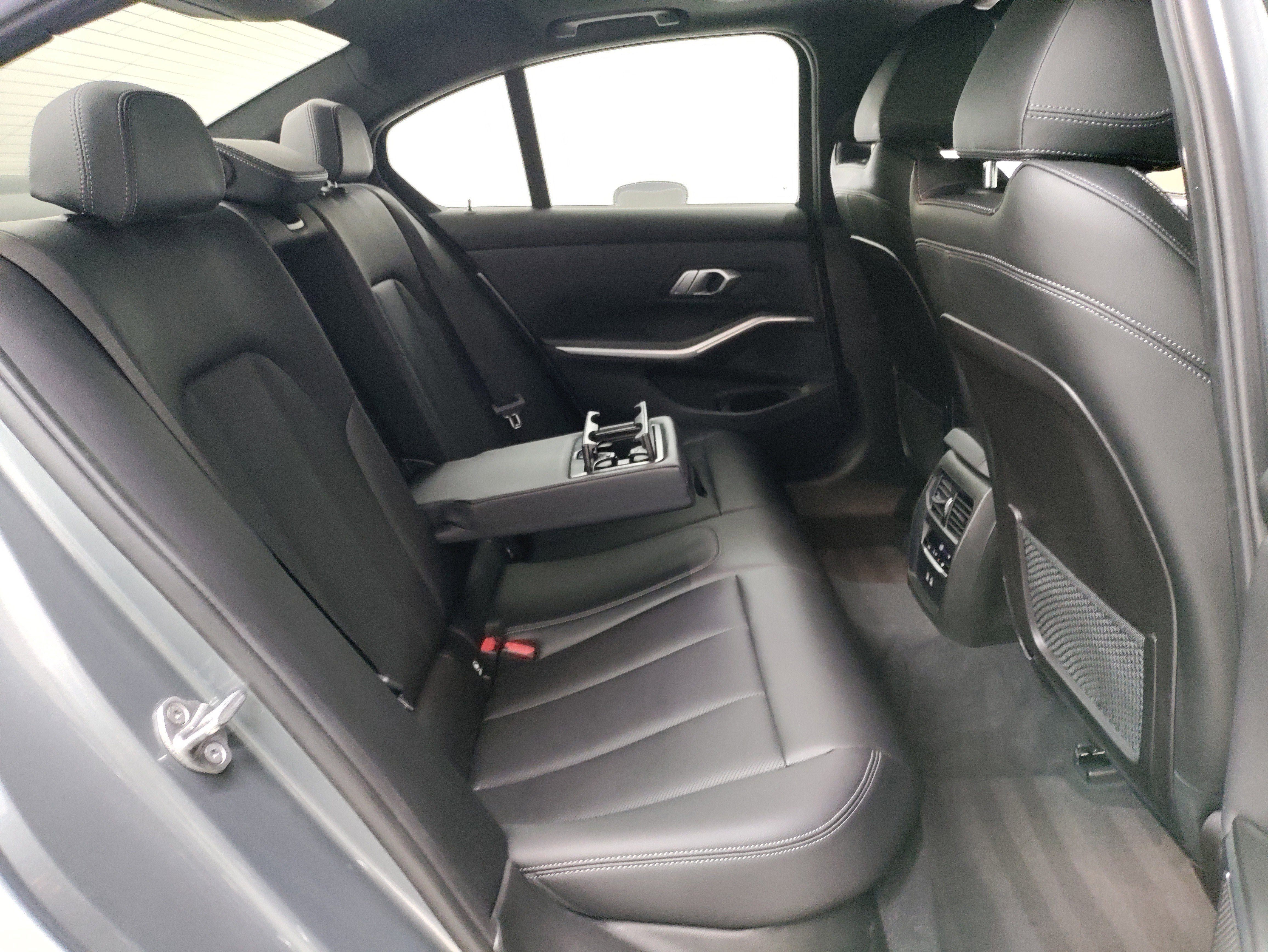 Certified 2023 BMW 330i Sedan w/ M Sport Package image 28