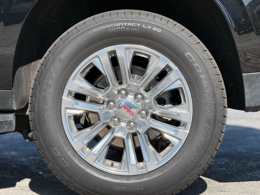 Used 2025 GMC Yukon XL Denali image 3