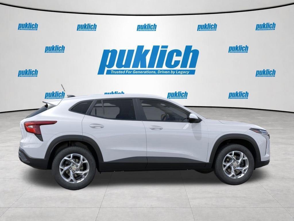 New 2026 Chevrolet Trax LS w/ LS Convenience Package FWD image 6