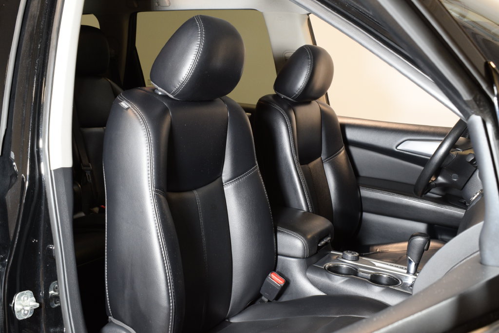 Used 2019 Nissan Pathfinder SL AWD/4WD image 32