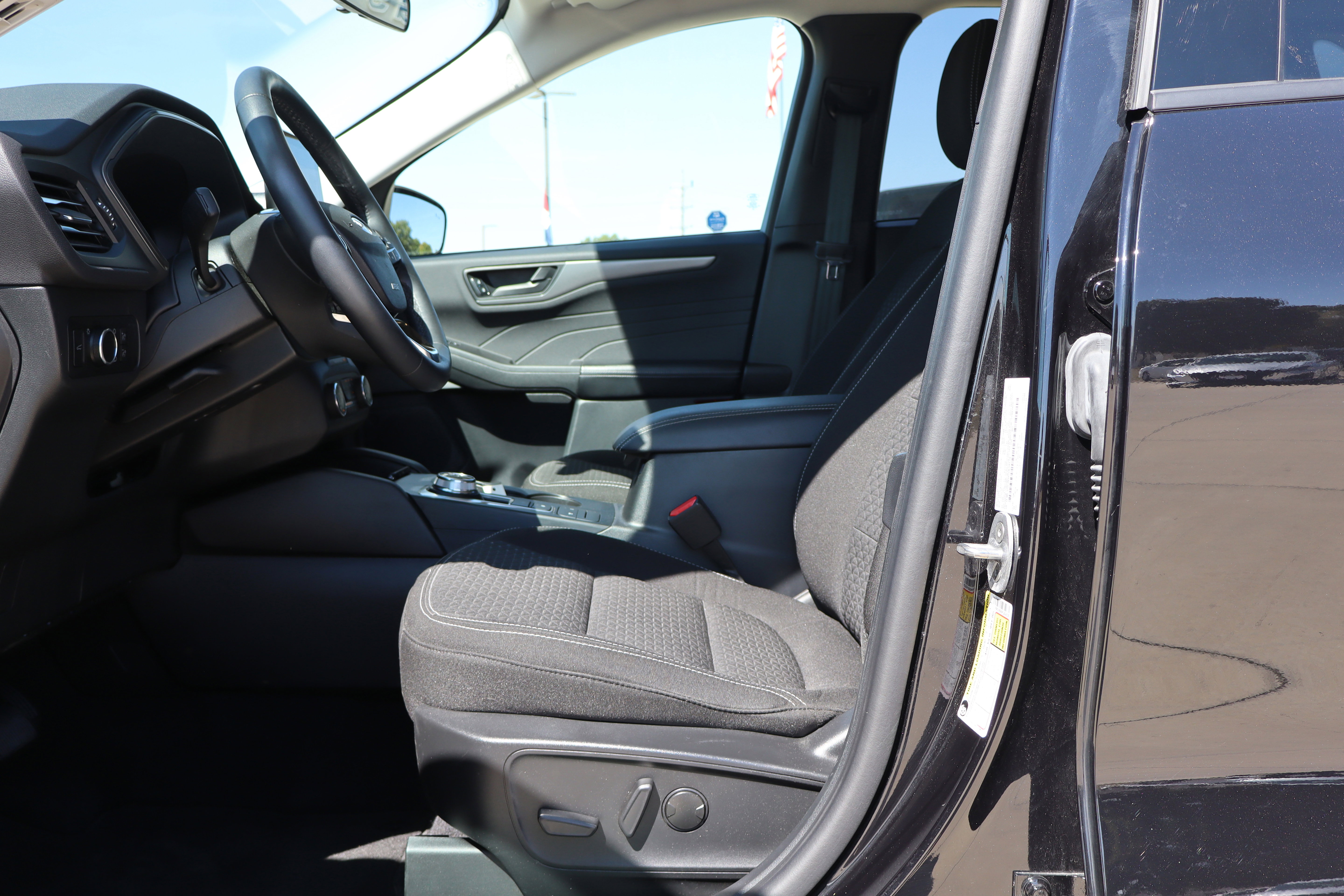 Used 2023 Ford Escape Active image 10