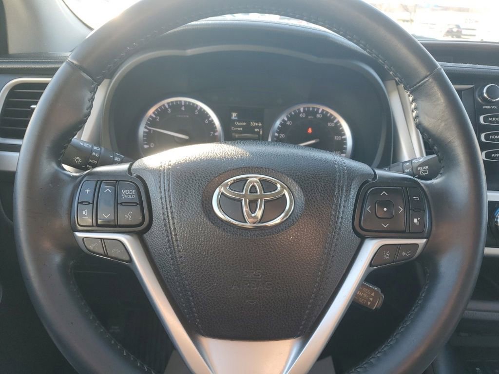 Used 2019 Toyota Highlander XLE image 15