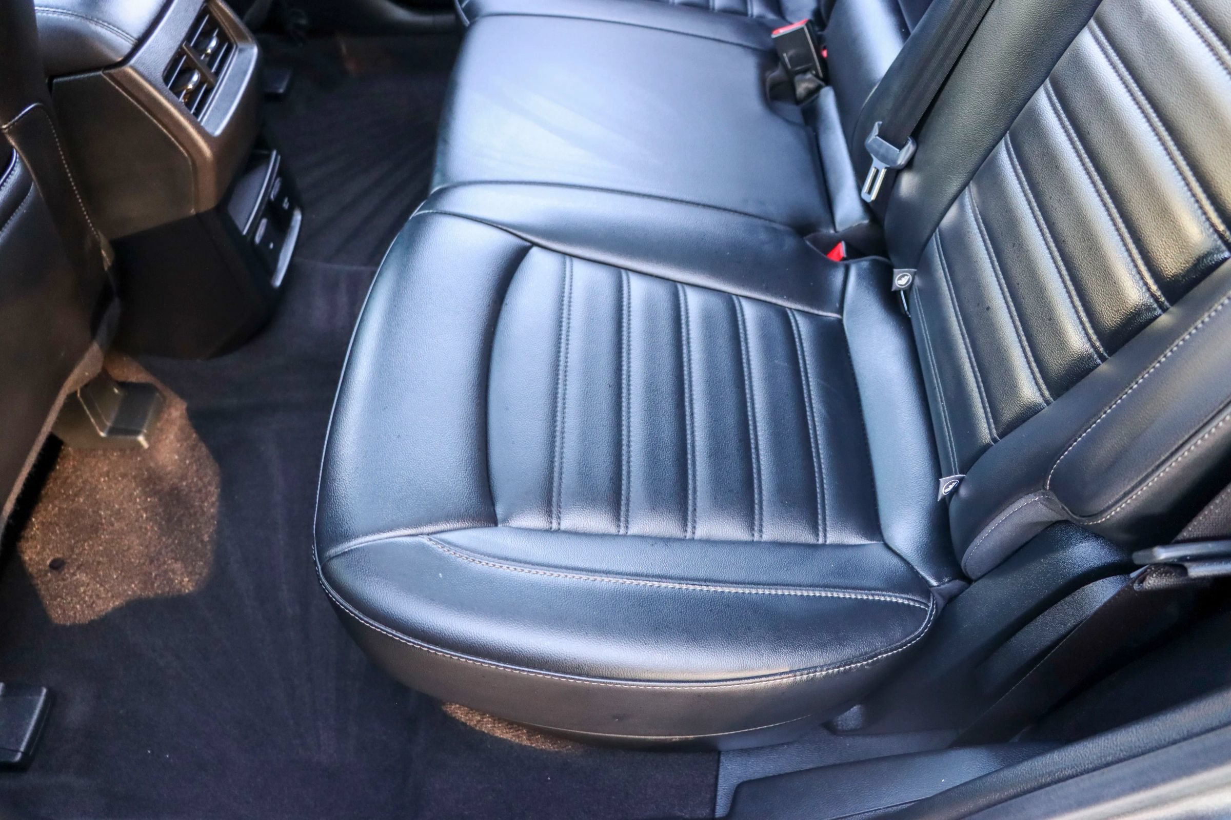 Used 2019 Ford Edge SEL w/ Equipment Group 201A FWD image 18