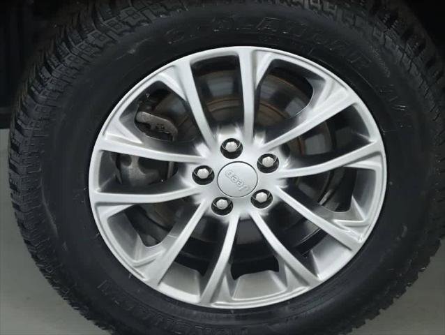 Certified 2021 Jeep Cherokee Latitude Lux w/ Comfort/Convenience Group AWD/4WD image 12