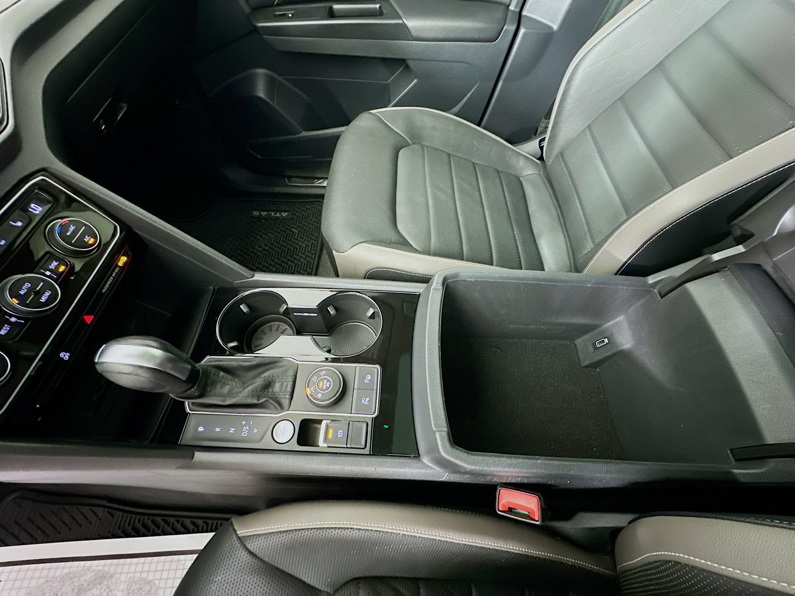 Used 2021 Volkswagen Atlas SEL Premium AWD/4WD image 29