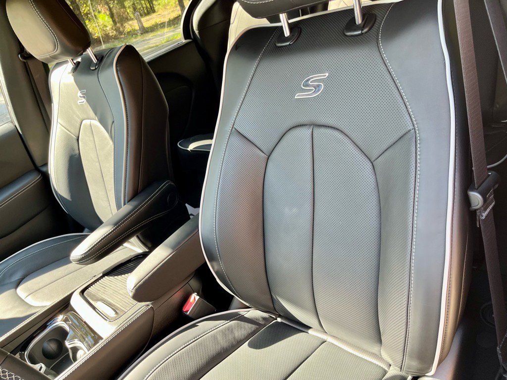 New 2026 Chrysler Pacifica Limited image 15