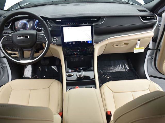 New 2025 Jeep Grand Cherokee L Limited w/ Trailer Tow Package image 11