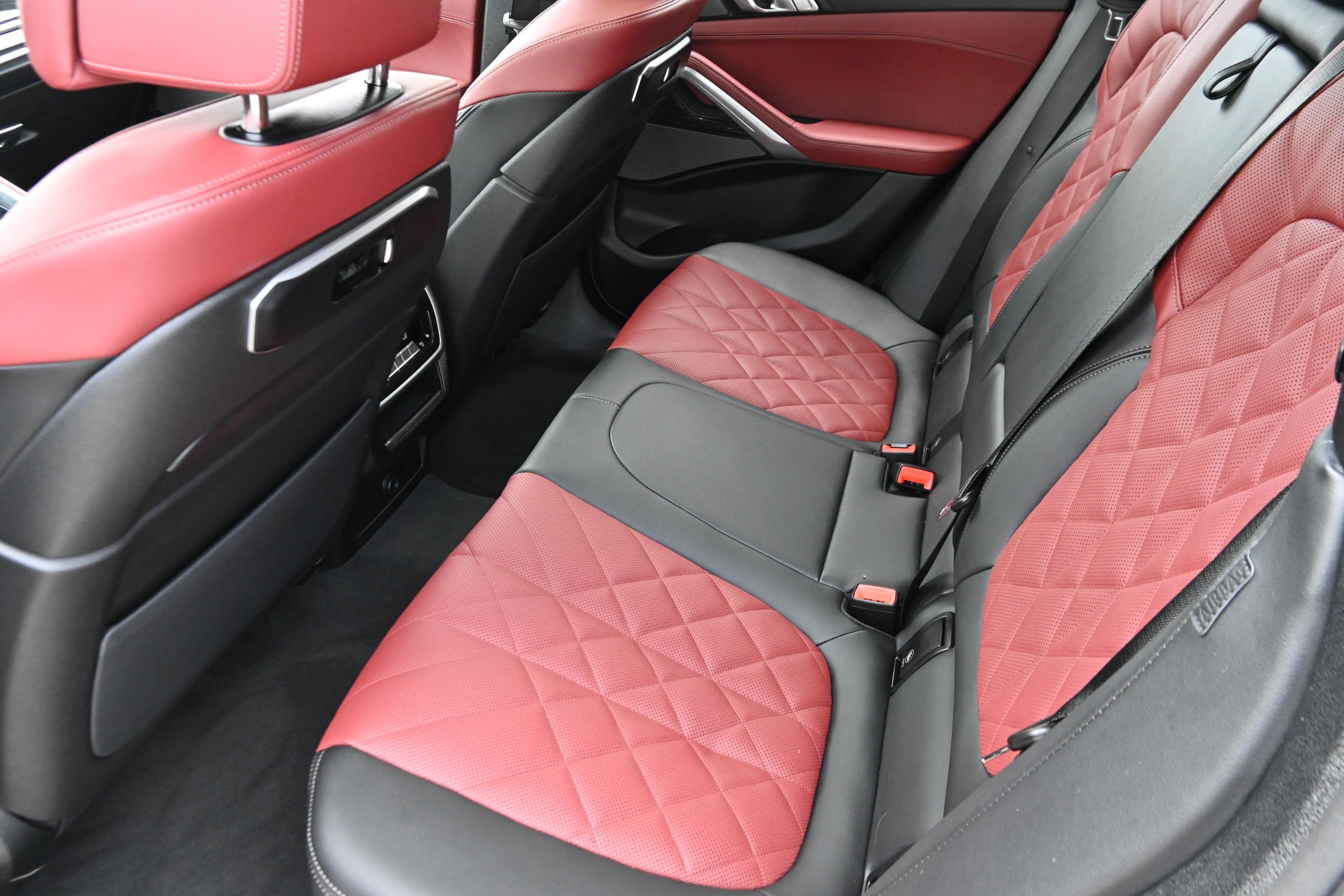 Certified 2026 BMW X6 M60i AWD/4WD image 13