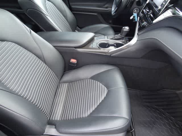 Used 2023 Toyota Camry SE w/ Cold Weather Package FWD image 13