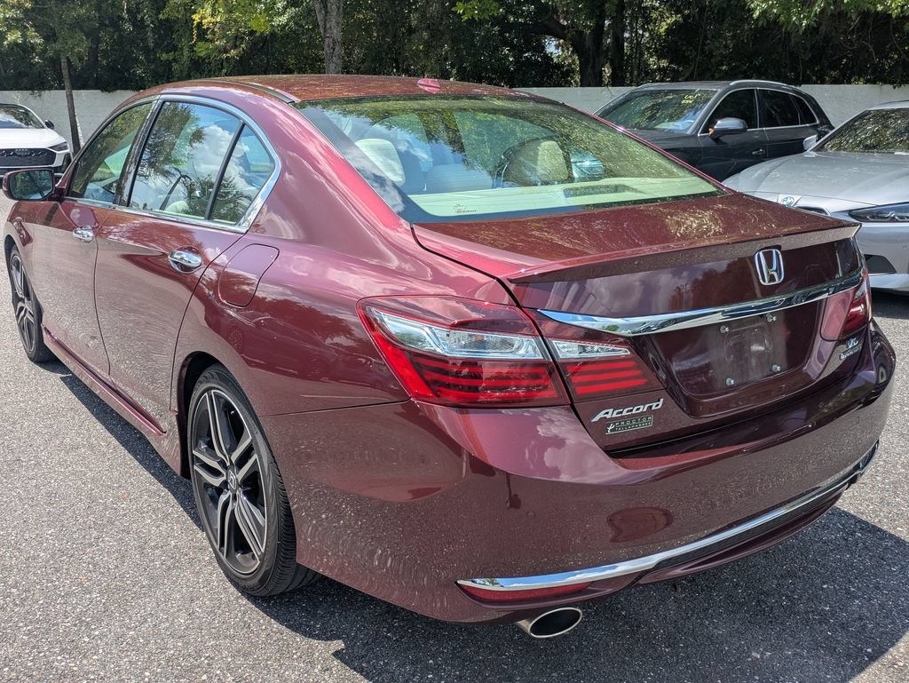 Used 2017 Honda Accord Touring image 7