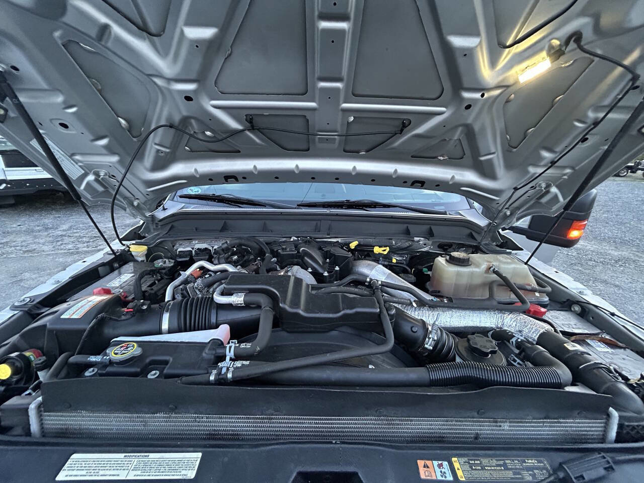 Used 2015 Ford F350 Lariat w/ Lariat Interior Package image 25