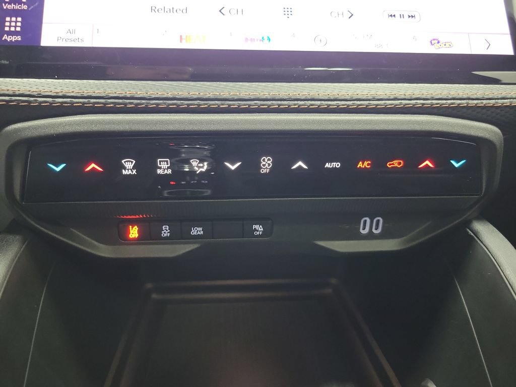 New 2026 Jeep Cherokee Limited AWD/4WD image 27