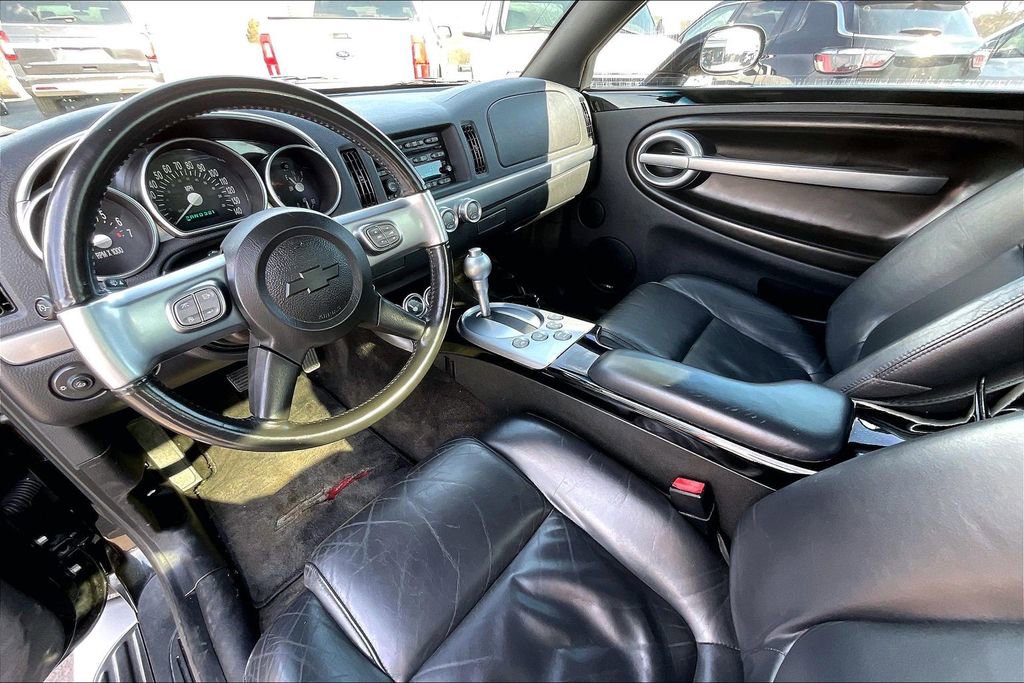 Used 2005 Chevrolet SSR w/ Preferred Equipment Group RWD image 9