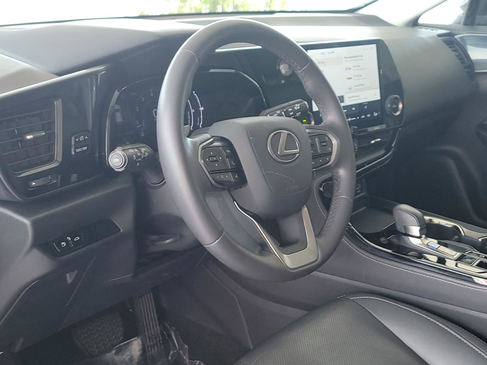 Used 2022 Lexus NX 250 FWD w/ Towing Package (2000 Lbs) image 8