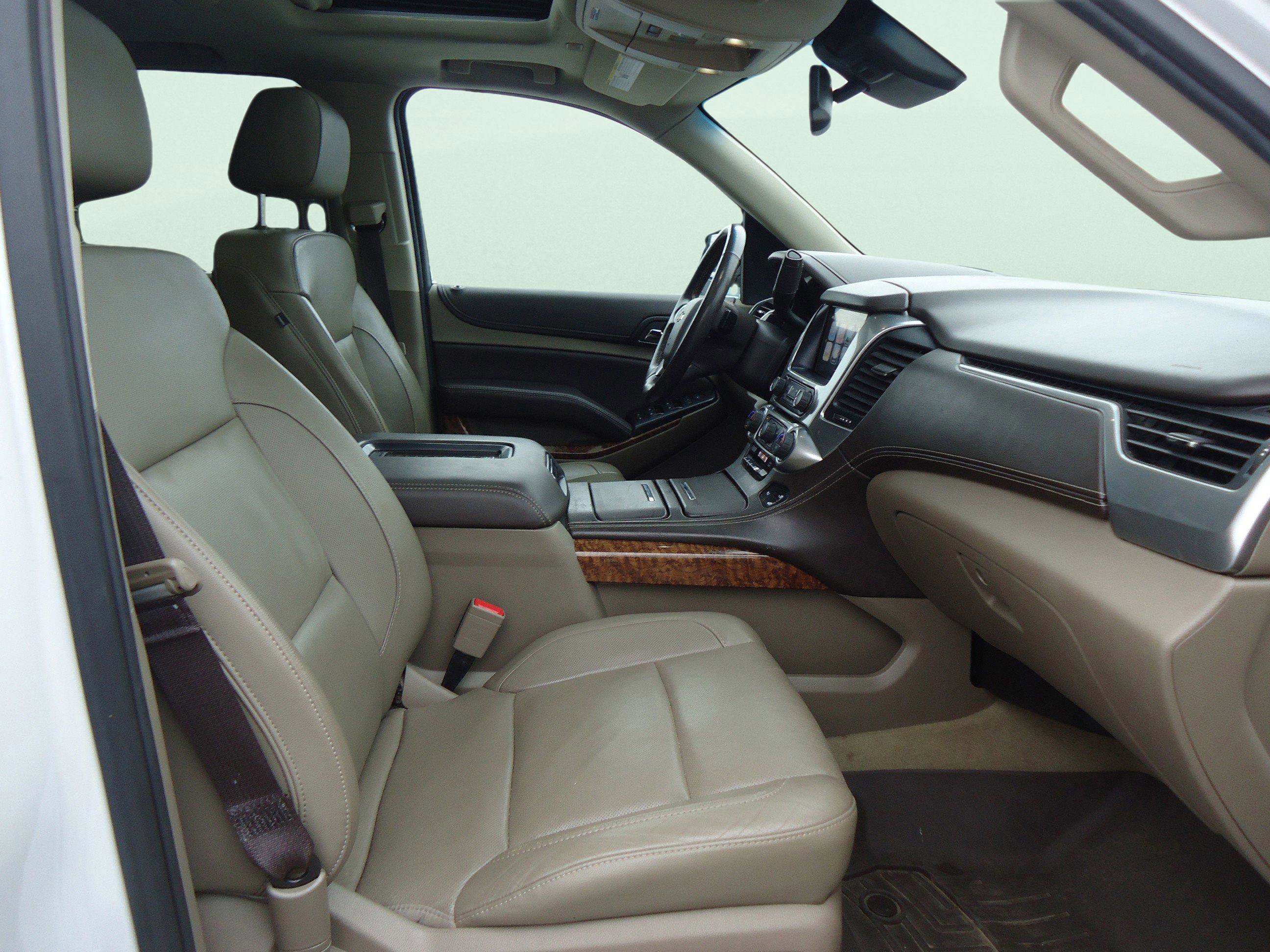 Used 2017 Chevrolet Suburban Premier image 28