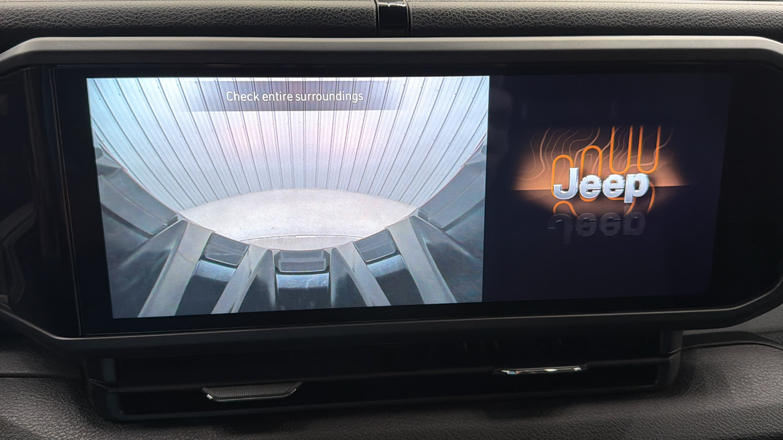 Used 2024 Jeep Wrangler Unlimited AWD/4WD image 22