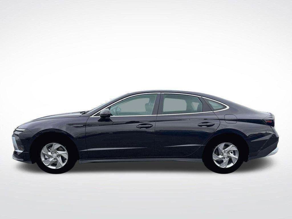 New 2026 Hyundai Sonata SE FWD image 3