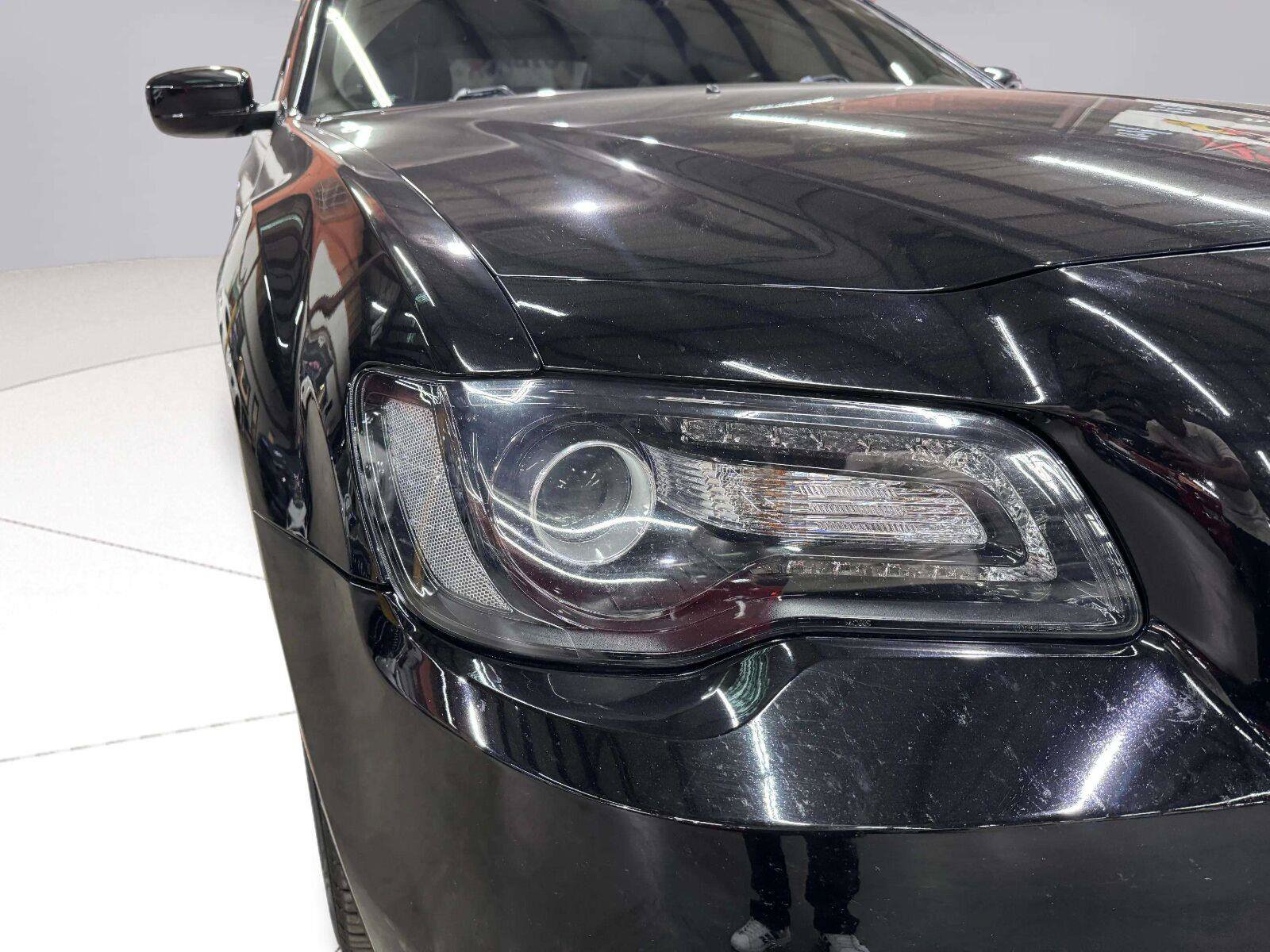 Used 2022 Chrysler 300 Touring w/ Sport Appearance Package RWD image 16