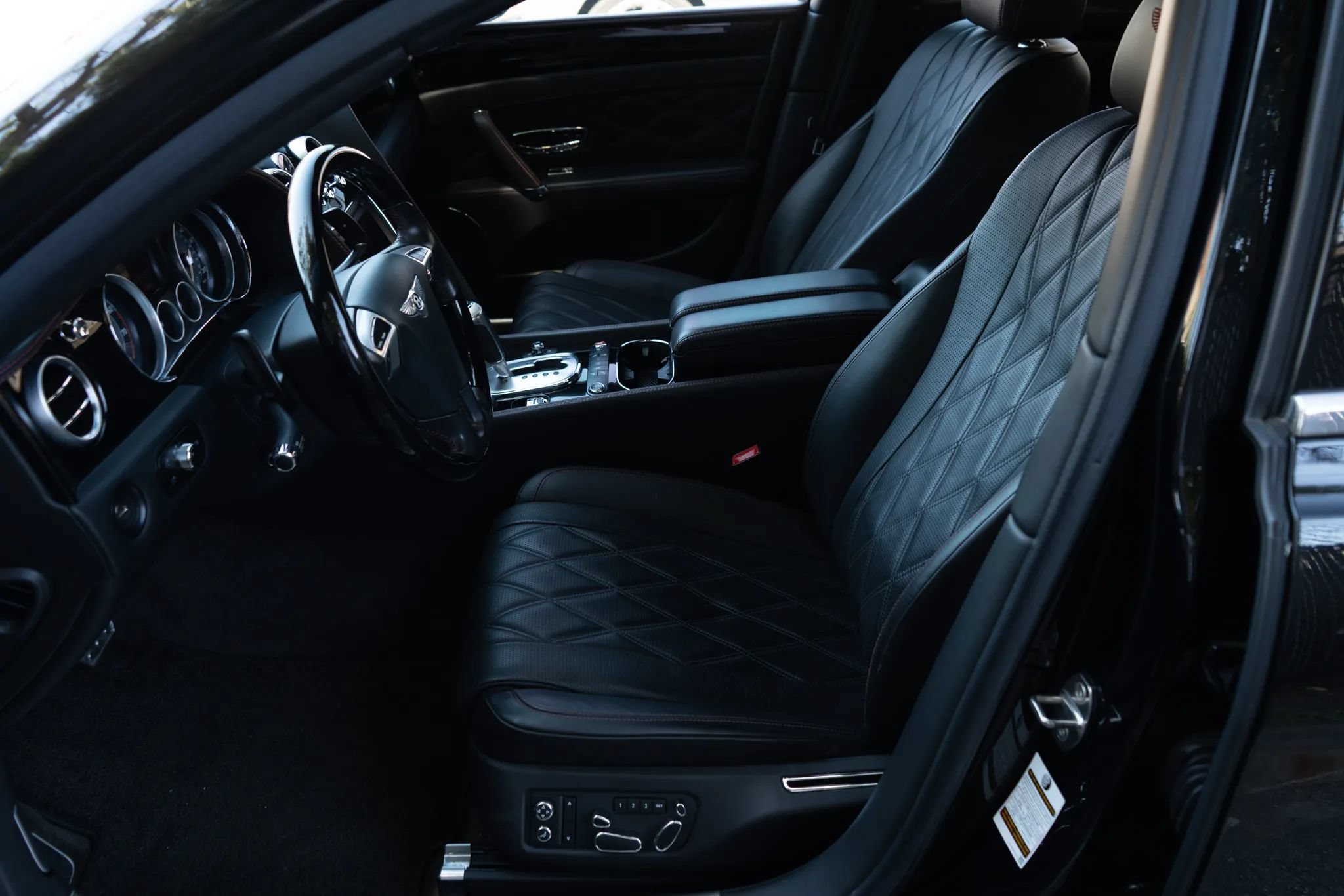 Used 2014 Bentley Flying Spur W12 AWD/4WD image 15