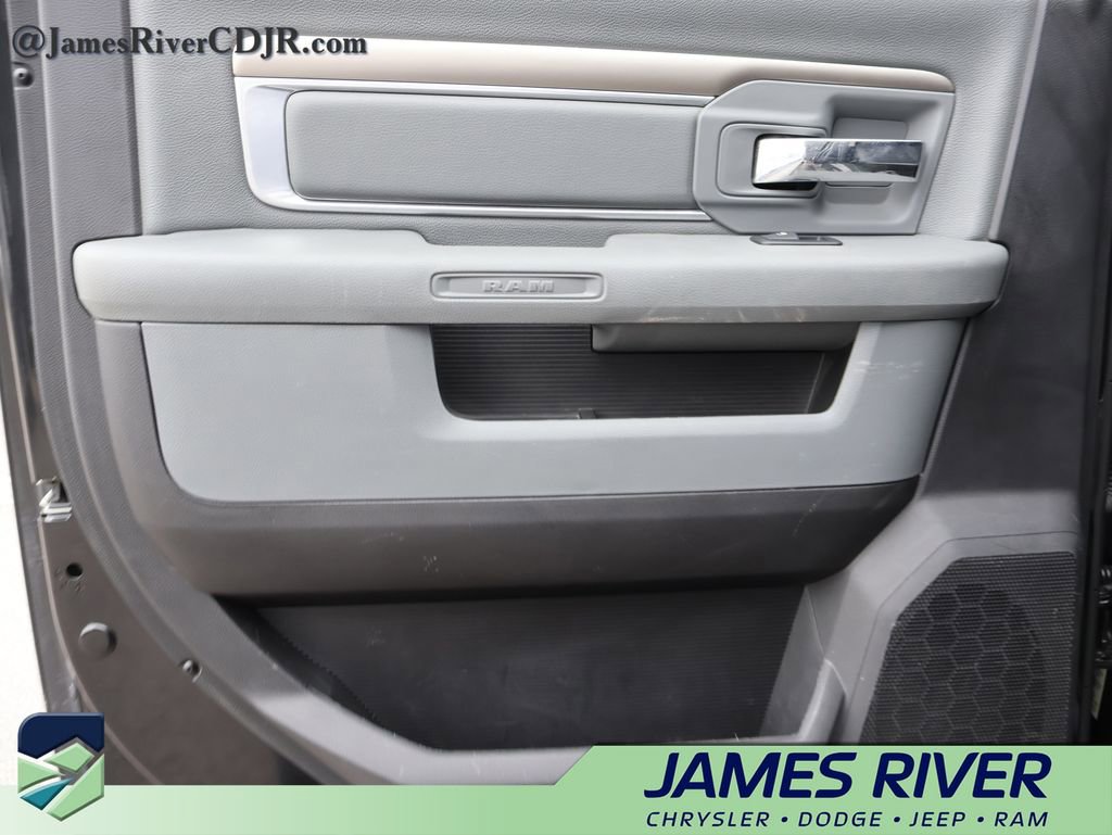 Used 2017 RAM 2500 Big Horn w/ Sport Appearance Group AWD/4WD image 16