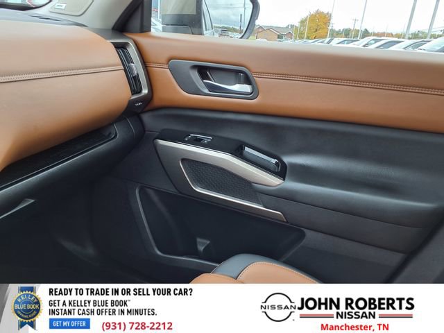 Used 2024 Nissan Pathfinder Platinum w/ Cargo Package image 8