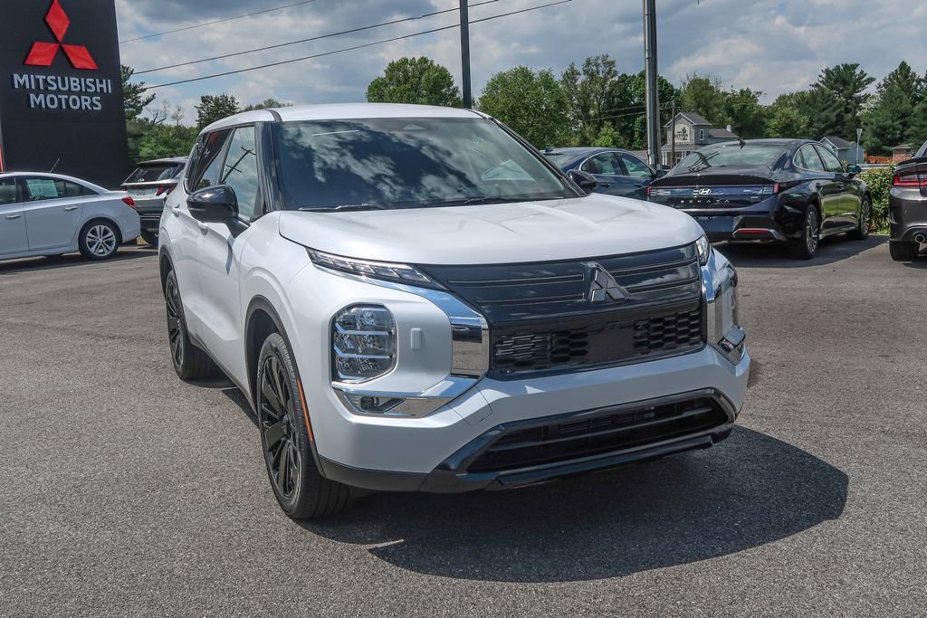 New 2026 Mitsubishi Outlander LE AWD/4WD image 7