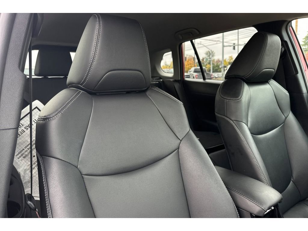 Used 2023 Toyota Corolla Cross XLE image 19