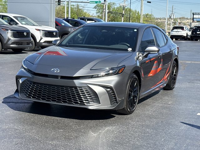 Used 2025 Toyota Camry SE FWD image 11