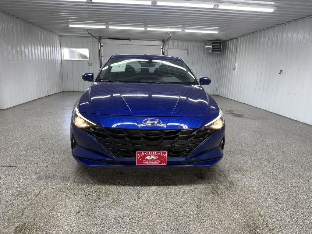 Used 2023 Hyundai Elantra SEL w/ Convenience Package image 2