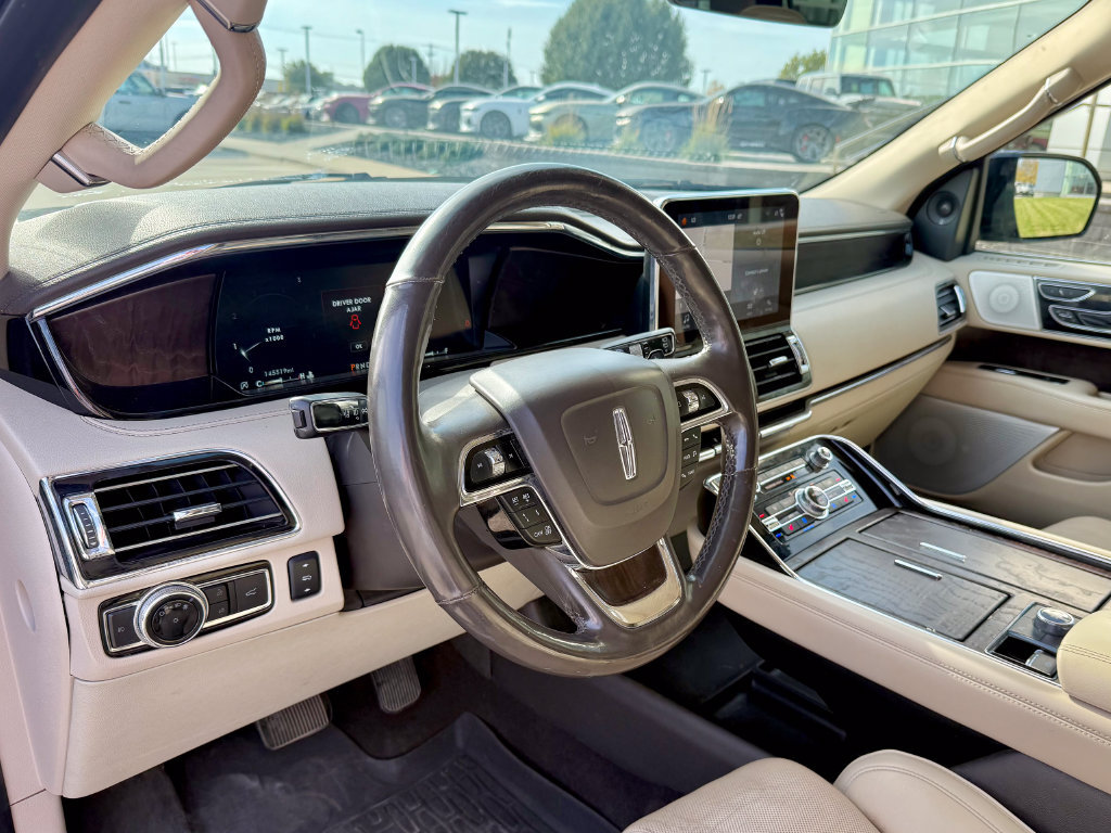 Used 2018 Lincoln Navigator Reserve w/ Technology Package AWD/4WD image 9