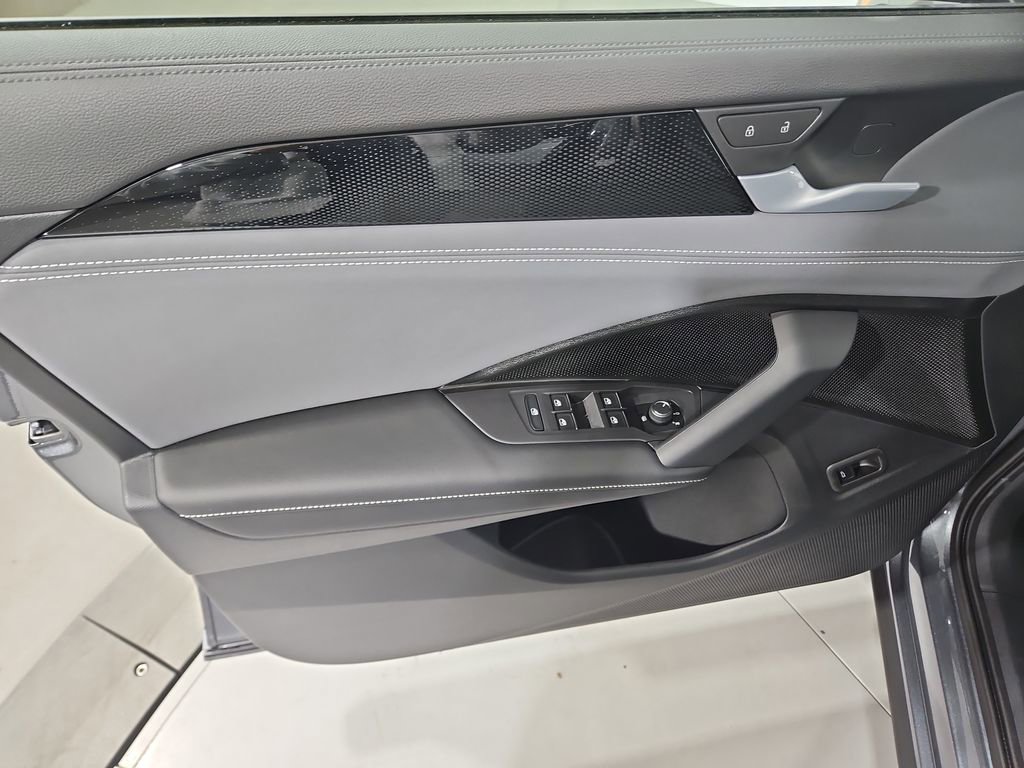 New 2026 Volkswagen Tiguan SE R-Line image 10