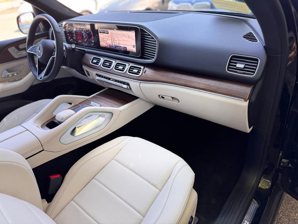 Used 2025 Mercedes-Benz GLE 450 4MATIC image 25