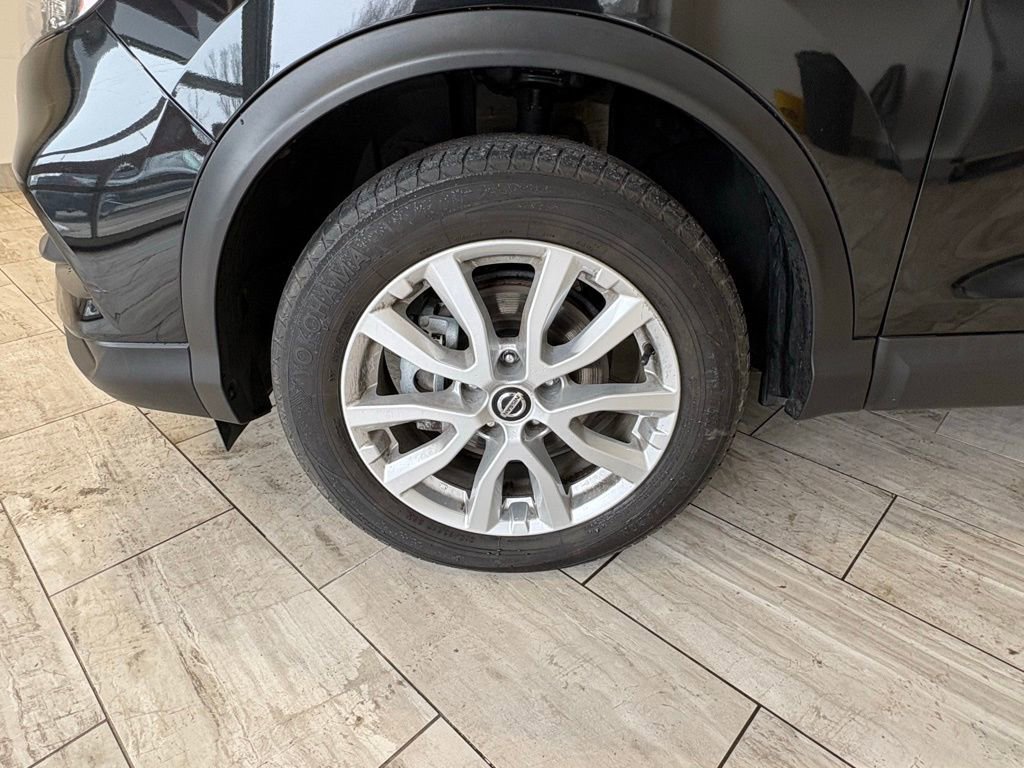 Used 2022 Nissan Rogue Sport S image 27