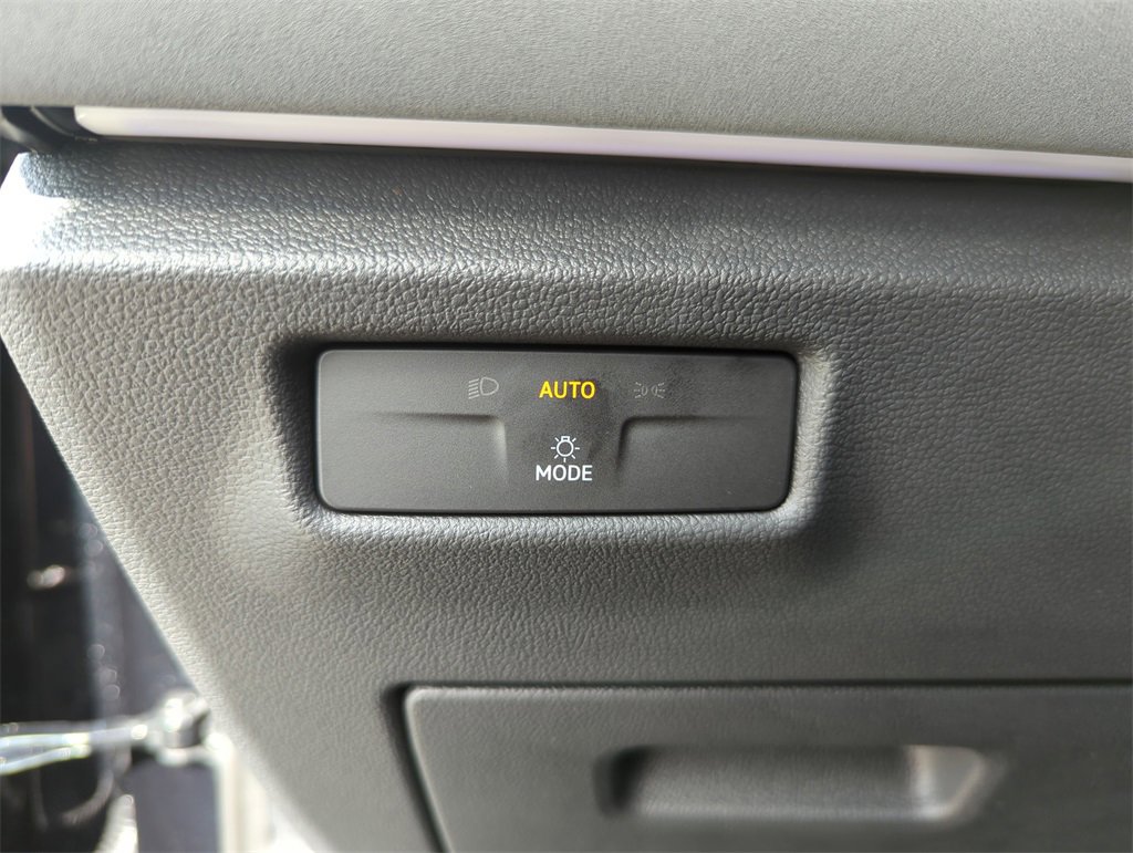 New 2026 Volkswagen Tiguan SE image 39