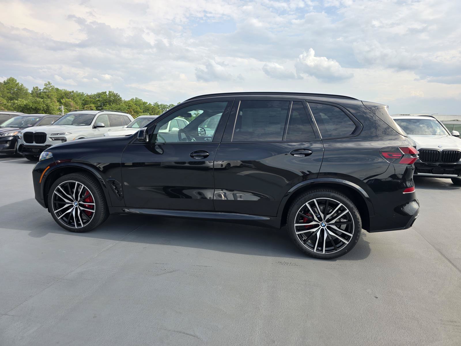 New 2026 BMW X5 sDrive40i w/ M Sport Package RWD image 4