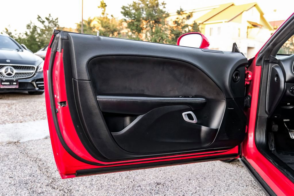 Used 2015 Dodge Challenger SRT w/ Technology Group image 41
