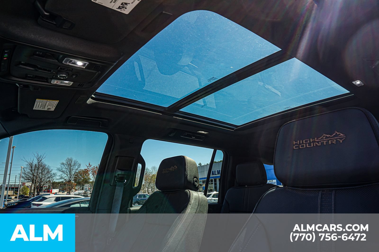 Used 2025 Chevrolet Suburban High Country AWD/4WD image 38