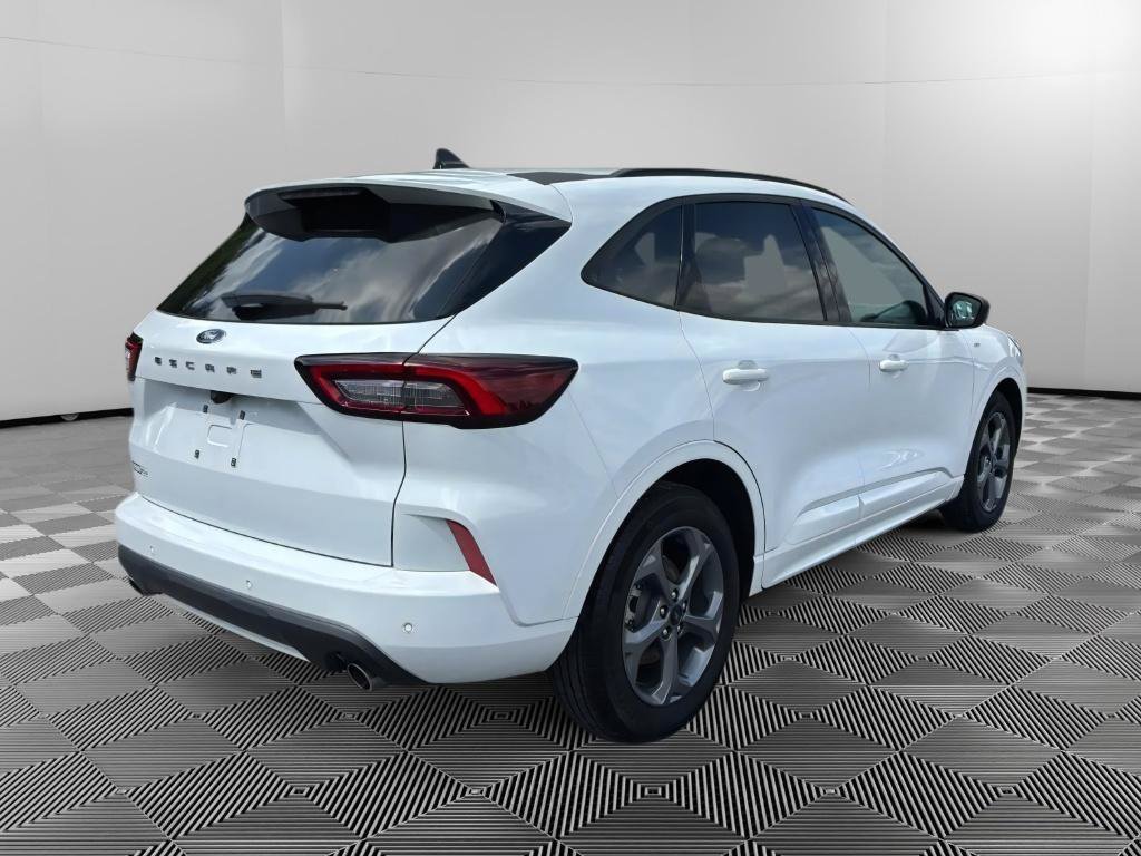 Used 2023 Ford Escape ST-Line w/ Tech Pack #1 FWD image 4
