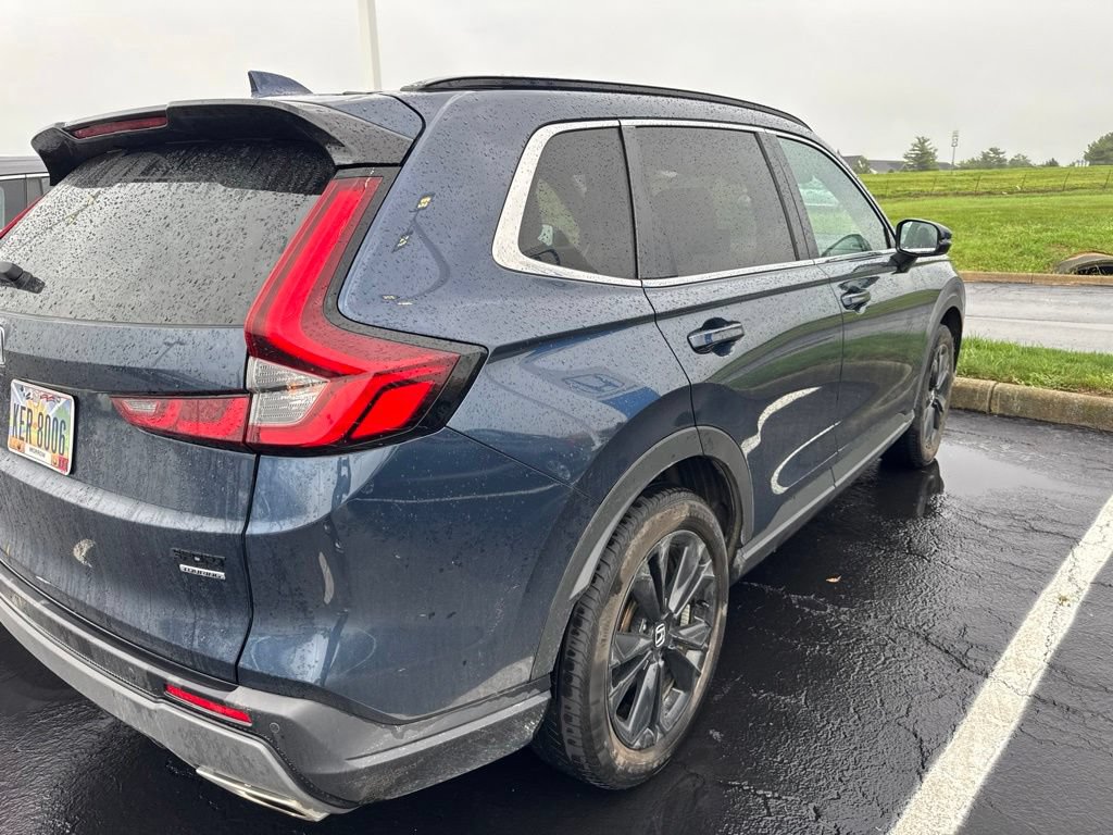Used 2024 Honda CR-V Sport Touring image 3